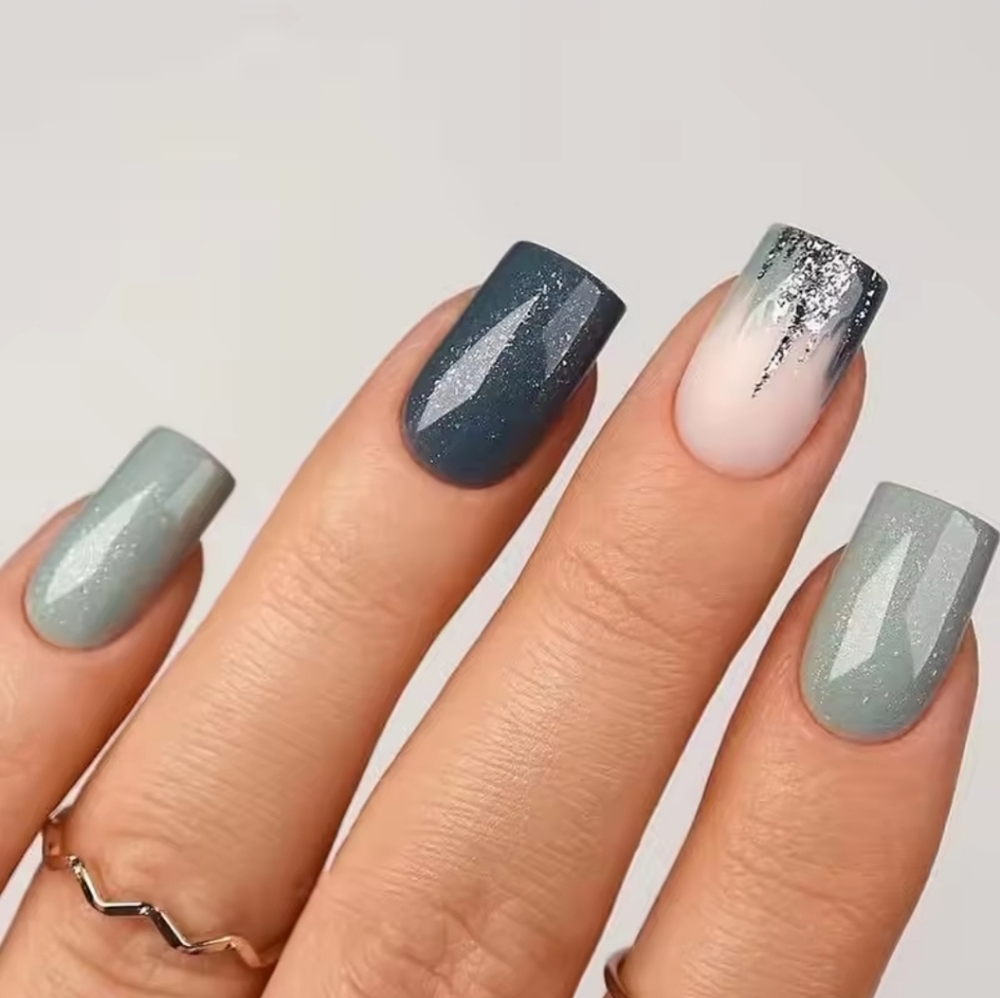 🍒🍒 Elegant Green and White Nail Set 24 Pcs
